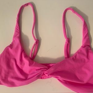 SKIMS- FITS EVERYBODY SKIMPY SCOOP BRALETTE 
NEON ORCHID /SIZE  M